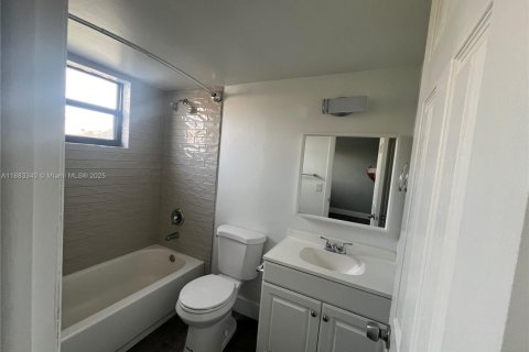 Copropriété à louer à Miami, Floride: 2 chambres, 80.55 m2 № 1929919 - photo 15