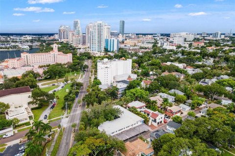 Apartment in Saint Petersburg, Florida 2 bedrooms, 111.48 sq.m. № 2394293 - photo 30