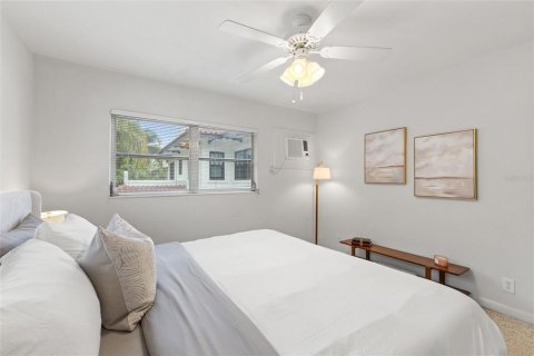 Apartment in Saint Petersburg, Florida 2 bedrooms, 111.48 sq.m. № 2394293 - photo 17