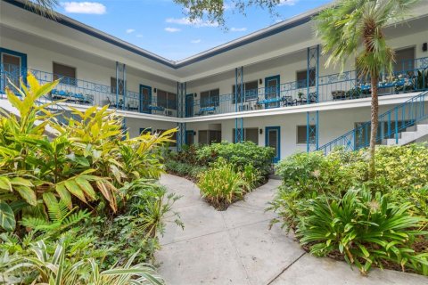 Apartment in Saint Petersburg, Florida 2 bedrooms, 111.48 sq.m. № 2394293 - photo 26