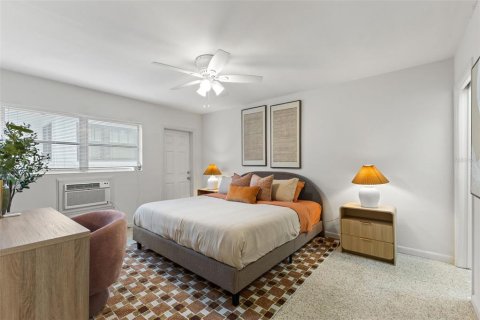 Apartment in Saint Petersburg, Florida 2 bedrooms, 111.48 sq.m. № 2394293 - photo 22