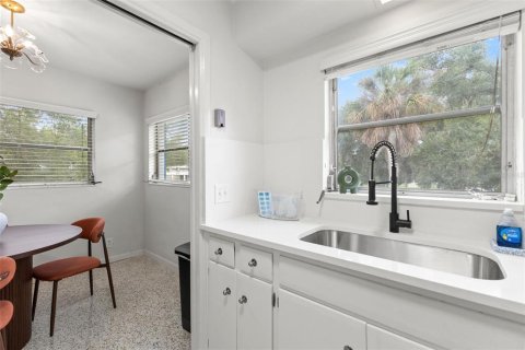 Apartment in Saint Petersburg, Florida 2 bedrooms, 111.48 sq.m. № 2394293 - photo 14