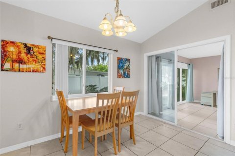 Villa ou maison à vendre à New Smyrna Beach, Floride: 2 chambres, 77.85 m2 № 2197455 - photo 13