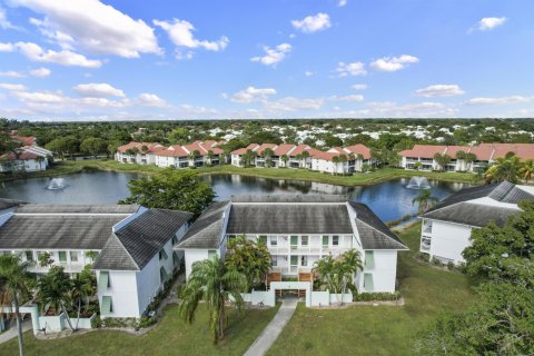 Condominio en venta en Palm Beach Gardens, Florida, 2 dormitorios, 71.53 m2 № 2263248 - foto 2
