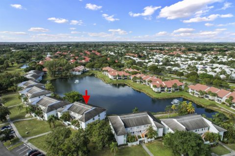 Condominio en venta en Palm Beach Gardens, Florida, 2 dormitorios, 71.53 m2 № 2263248 - foto 3