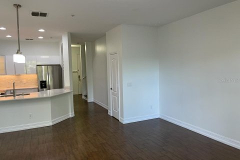 Townhouse in Orlando, Florida 3 bedrooms, 162.67 sq.m. № 2239837 - photo 9