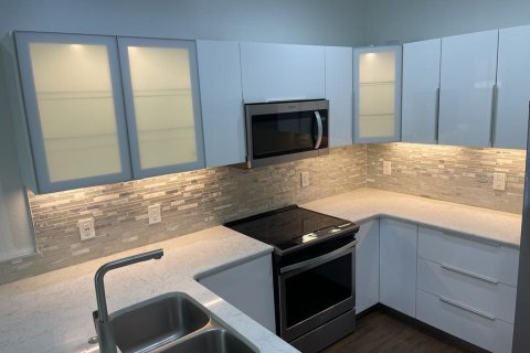 Townhouse in Orlando, Florida 3 bedrooms, 162.67 sq.m. № 2239837 - photo 2
