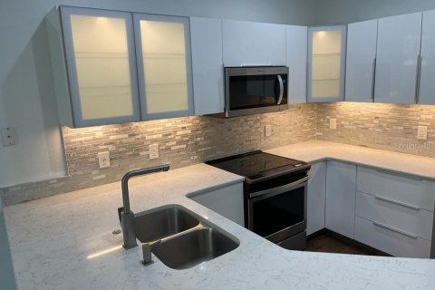Townhouse in Orlando, Florida 3 bedrooms, 162.67 sq.m. № 2239837 - photo 10