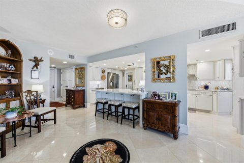 Copropriété à vendre à Hutchinson Island South, Floride: 4 chambres, 293.94 m2 № 2077878 - photo 6