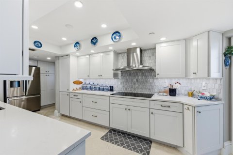 Copropriété à vendre à Hutchinson Island South, Floride: 4 chambres, 293.94 m2 № 2077878 - photo 4