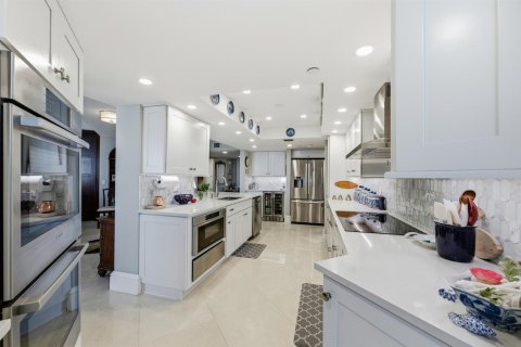 Copropriété à vendre à Hutchinson Island South, Floride: 4 chambres, 293.94 m2 № 2077878 - photo 5
