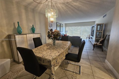 Apartamento en alquiler en Hallandale Beach, Florida, 2 dormitorios, 115.2 m2 № 2054453 - foto 4