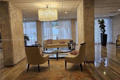 Apartamento en alquiler en Hallandale Beach, Florida, 2 dormitorios, 115.2 m2 № 2054453 - foto 17