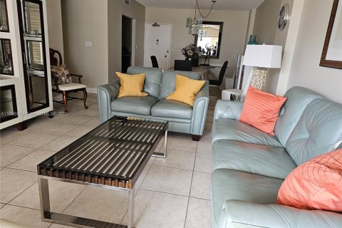 Apartamento en alquiler en Hallandale Beach, Florida, 2 dormitorios, 115.2 m2 № 2054453 - foto 6