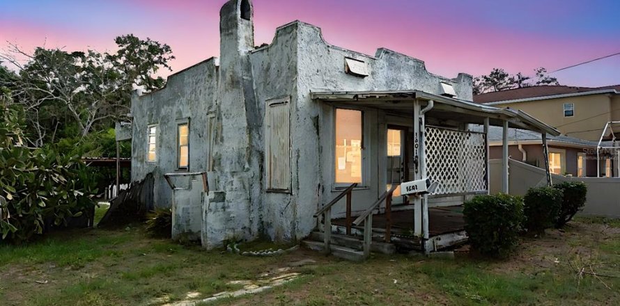 House in Tarpon Springs, Florida 1 bedroom, 75.81 sq.m. № 1800082