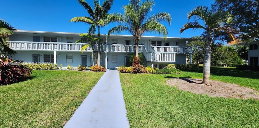 Condo in Deerfield Beach, Florida, 2 bedrooms № 1993988