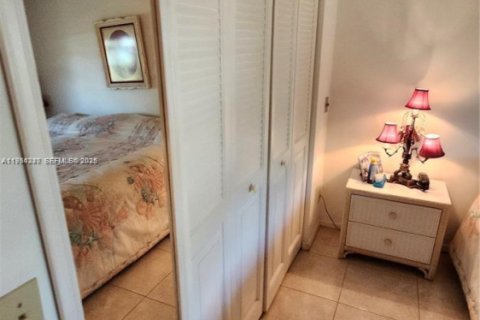 Condo in Deerfield Beach, Florida, 2 bedrooms № 1993988 - photo 14