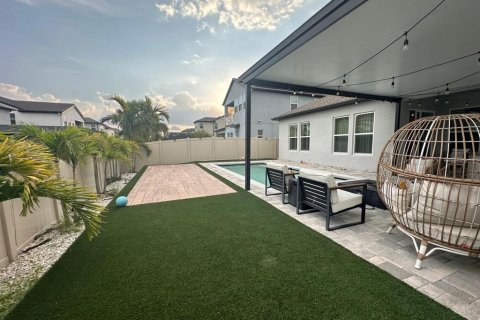 House in Winter Garden, Florida 3 bedrooms, 192.49 sq.m. № 1795374 - photo 9