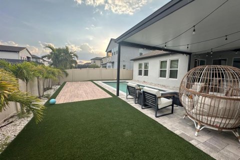 House in Winter Garden, Florida 3 bedrooms, 192.49 sq.m. № 1795374 - photo 8