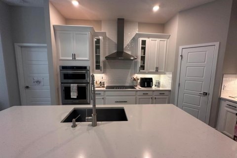 House in Winter Garden, Florida 3 bedrooms, 192.49 sq.m. № 1795374 - photo 5