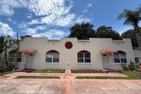 Duplex in Edgewater, Florida 2 bedrooms, 189.52 sq.m. № 2224772