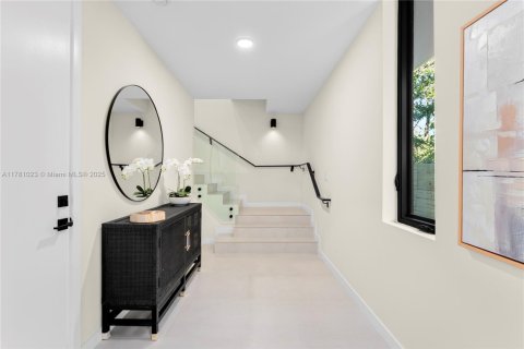 Condo in Miami, Florida, 3 bedrooms  № 1937984 - photo 11