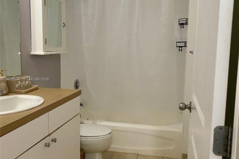 Condo in Miami, Florida, 1 bedroom  № 2086907 - photo 5