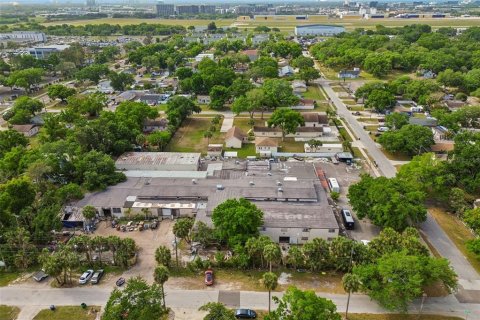 Commercial property in Tampa, Florida № 2277749