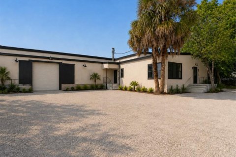 Commercial property in Tampa, Florida № 2277749 - photo 8