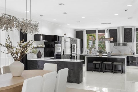 Townhouse in Aventura, Florida 4 bedrooms, 399.48 sq.m. № 2012237 - photo 16