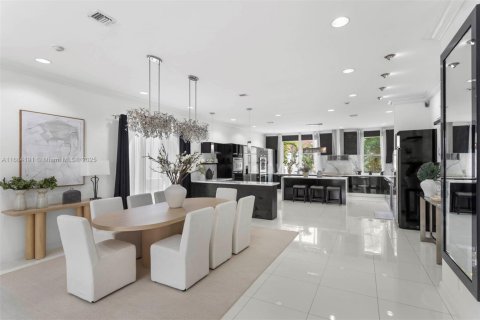 Townhouse in Aventura, Florida 4 bedrooms, 399.48 sq.m. № 2012237 - photo 15