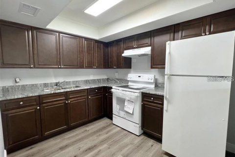 Apartment in Winter Haven, Florida 2 bedrooms, 84.91 sq.m. № 2395981 - photo 3