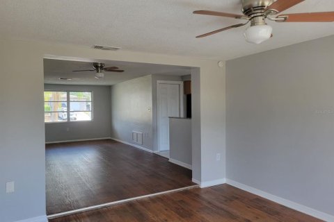 Casa en alquiler en Port Richey, Florida, 3 dormitorios, 120.77 m2 № 1916383 - foto 9