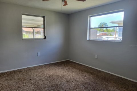 Casa en alquiler en Port Richey, Florida, 3 dormitorios, 120.77 m2 № 1916383 - foto 11