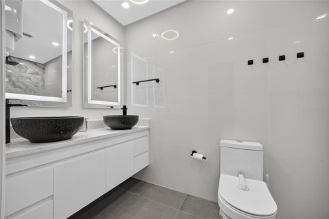 Купить виллу или дом в Делтона, Флорида 8 комнат, 127м2, № 2227871 - фото 27