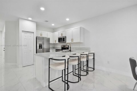 Adosado en venta en Homestead, Florida, 3 dormitorios, 152.55 m2 № 2041204 - foto 4