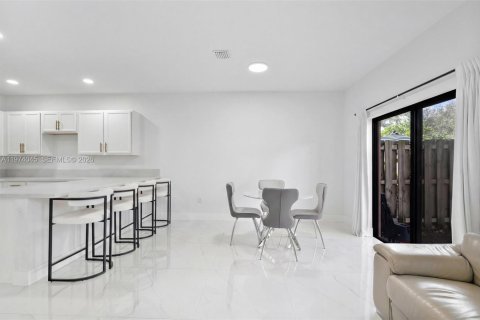 Adosado en venta en Homestead, Florida, 3 dormitorios, 152.55 m2 № 2041204 - foto 10