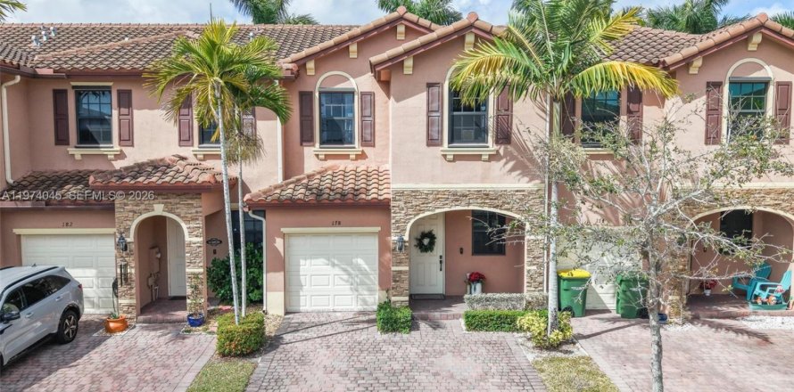 Adosado en Homestead, Florida 3 dormitorios, 152.55 m2 № 2041204