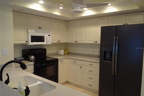 Copropriété à louer à Punta Gorda, Floride: 2 chambres, 129.51 m2 № 2109613 - photo 3