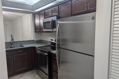 Condo in Orlando, Florida, 2 bedrooms  № 1374052 - photo 11