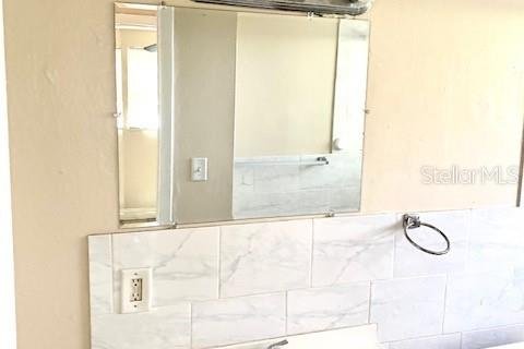 Propiedad comercial en venta en Thonotosassa, Florida, 120.4 m2 № 1657032 - foto 4