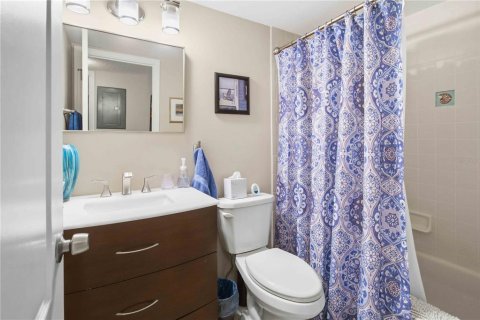 Condominio en venta en Bradenton, Florida, 2 dormitorios, 114.73 m2 № 2236509 - foto 24