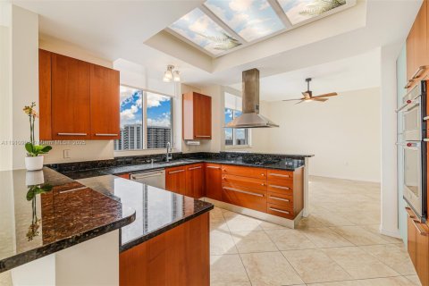 Condo in Pompano Beach, Florida, 3 bedrooms  № 1966146 - photo 15