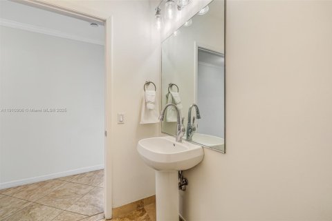 Condo in Pompano Beach, Florida, 3 bedrooms  № 1966146 - photo 20