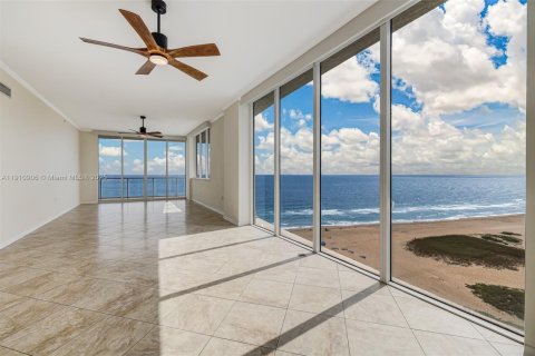 Condo in Pompano Beach, Florida, 3 bedrooms  № 1966146 - photo 10