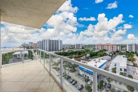 Condo in Pompano Beach, Florida, 3 bedrooms  № 1966146 - photo 28