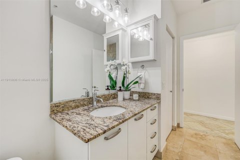 Condo in Pompano Beach, Florida, 3 bedrooms  № 1966146 - photo 25