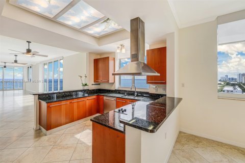 Condo in Pompano Beach, Florida, 3 bedrooms  № 1966146 - photo 16