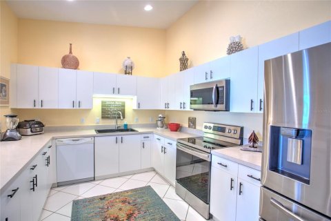 Condo in Rotonda, Florida, 3 bedrooms № 2418569 - photo 5