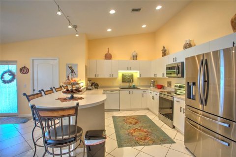 Condo in Rotonda, Florida, 3 bedrooms № 2418569 - photo 4
